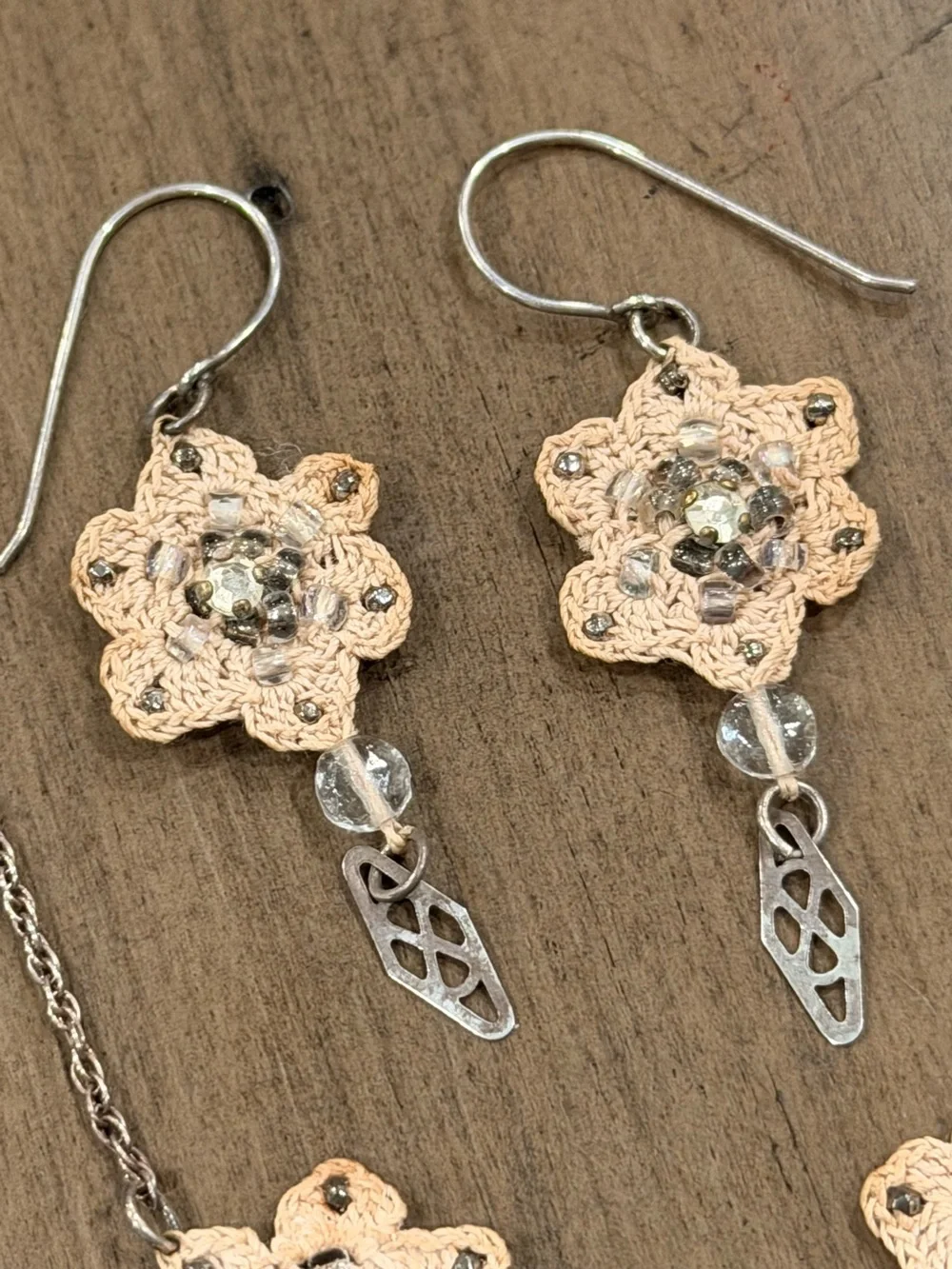 Delicate Cream Crochet Lace Floral Necklace & Earrings Set Vintage Style #